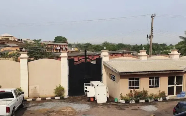 Royal Pavilion Hotel and Suites