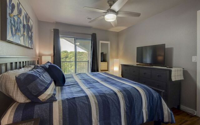 Table Rock Lookout Duo - Spacious Balcony