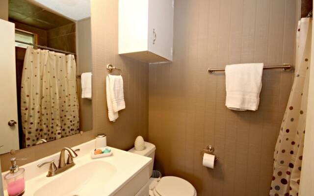 Ricks River Haus by RedAwning