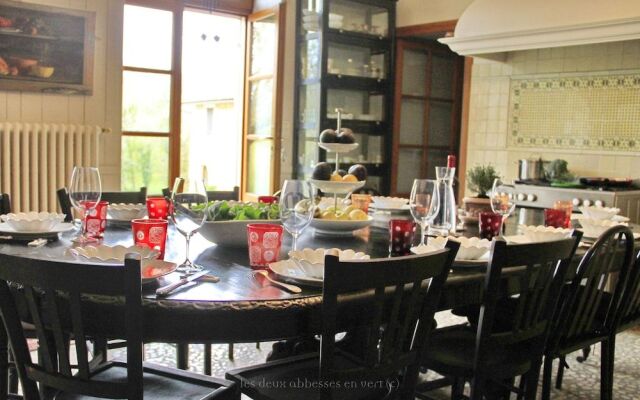 Les Deux Abbesses en Vert