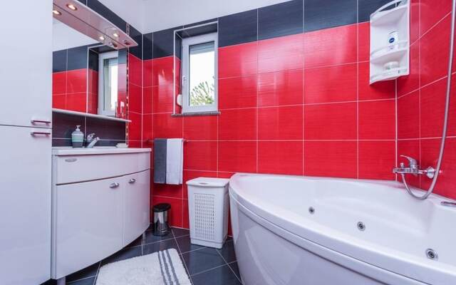 Trendy Holiday Home in Zadar With Balcony