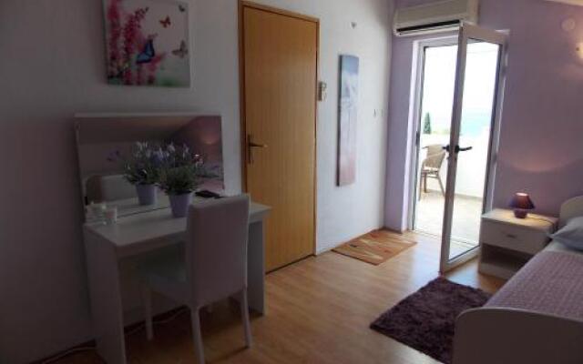 Apartments and Rooms Jasna