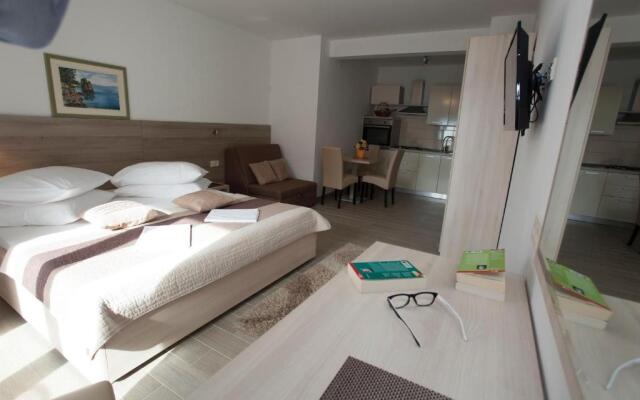 Apartments Bota