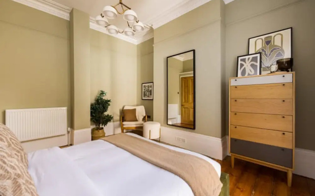 The Tyrwhitt Road Place - Lovely 2bdr Flat With Garden