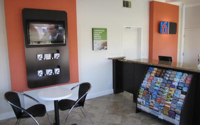 Motel 6 Anaheim, CA