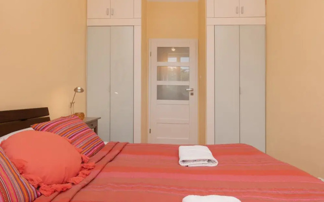 Apartment Rynek Nowego Miasta by Renters