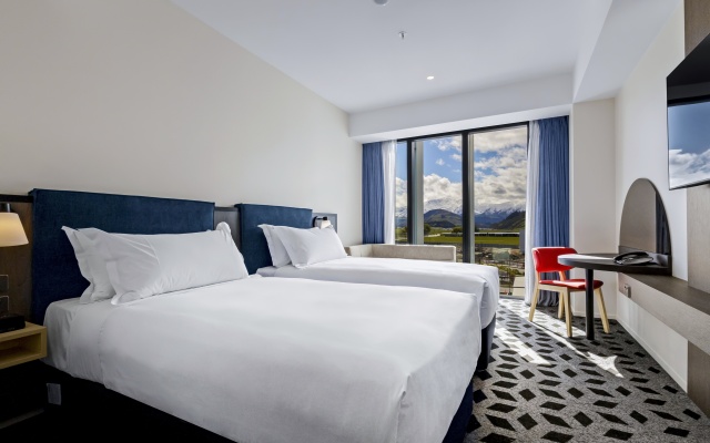 Holiday Inn Queenstown Remarkables Park by IHG – Guest Rooms – Queenstown