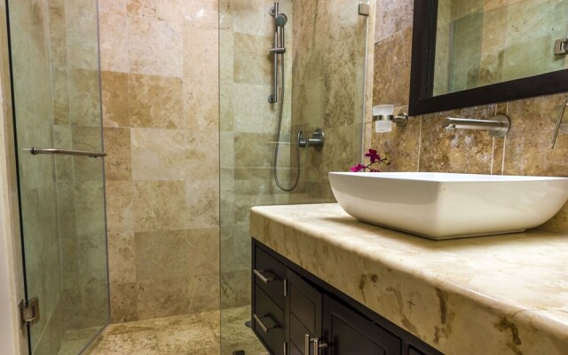 El Faro 205 Surf 2 Bedroom Condo by Redawning