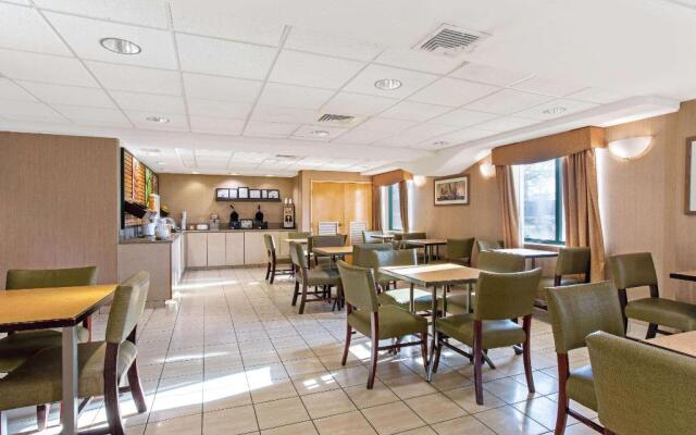 La Quinta Inn And Suites Boston-Somerville