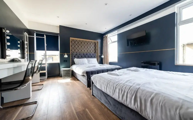 Hollywood Suite Sasco Apartments