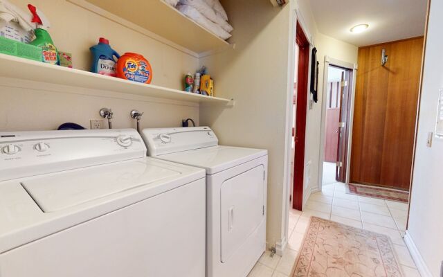 Winterset Woodland - Near Hike & Bike Trails!