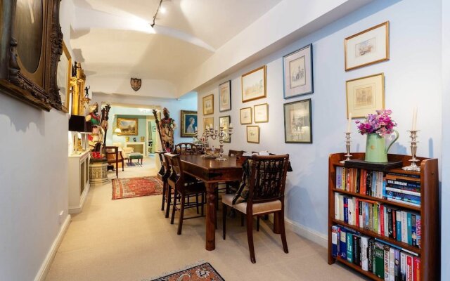 Queen's Gate Gardens