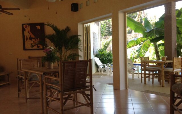 Aree's Lagoon House