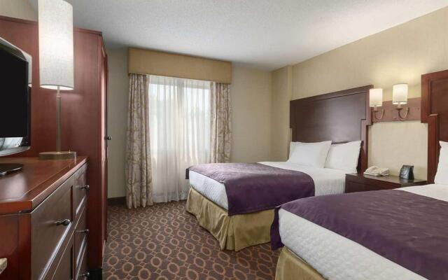 Отель Embassy Suites by Hilton Charlotte