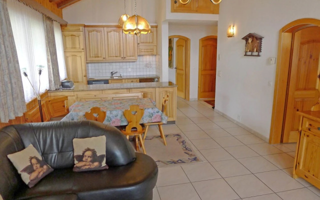 Apartment Appartement 13