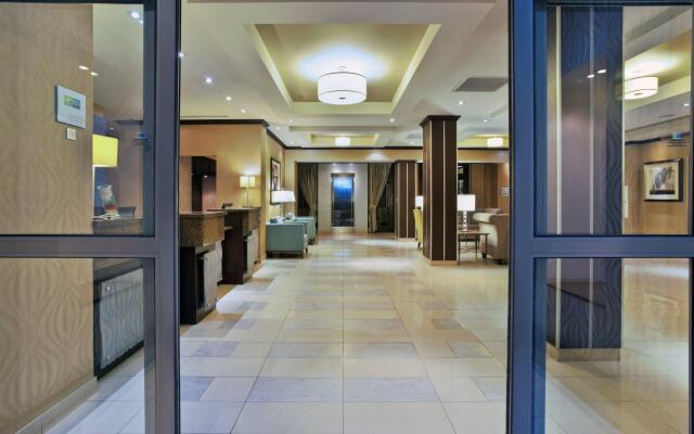 Holiday Inn Express & Suites Kingston Central by IHG