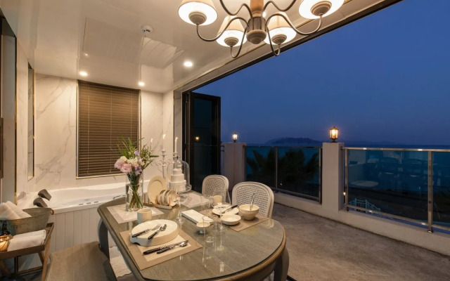 Lim Sea Side Poolvilla Pension