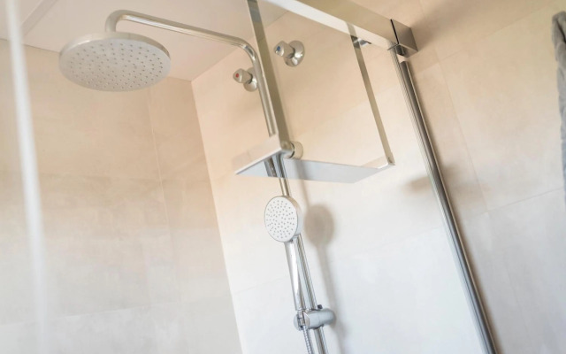 Beautiful apartment with terrace near the beach