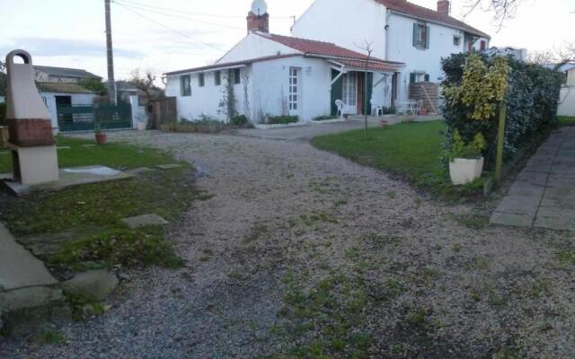 Gîte Saint-Julien-des-Landes, 2 pièces, 3 personnes - FR-1-426-336