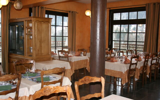 Auberge Du Mont-Rond