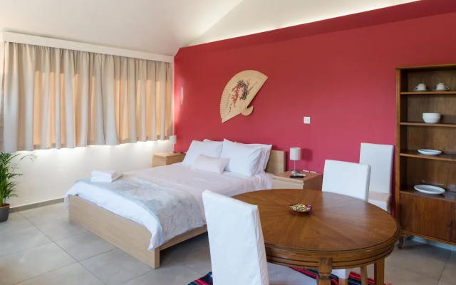 CHROMA Lodge Pikermi