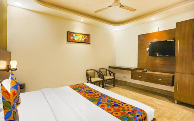 FabHotel Under Bridge