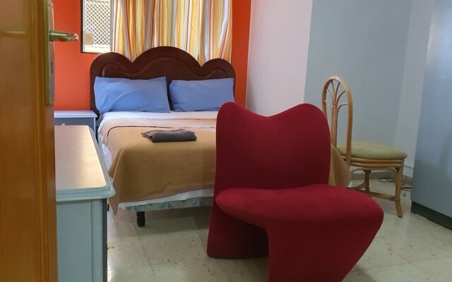 Budget Rooms at Jumbo (15 minutes walk)