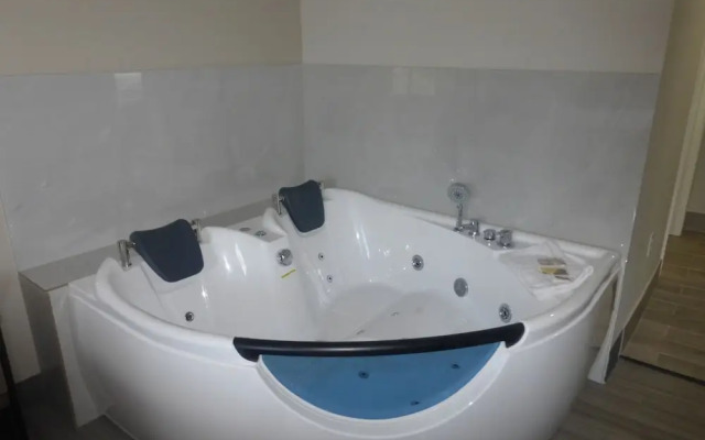 Rodeway Inn And Suites