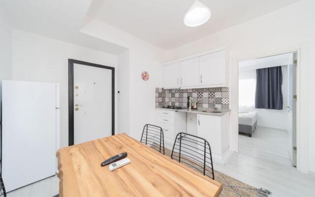 Modern and Comfortable Apartment in Muratpasa