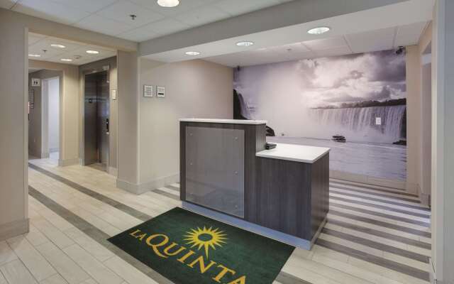 La Quinta Inn & Suites by Wyndham Batavia