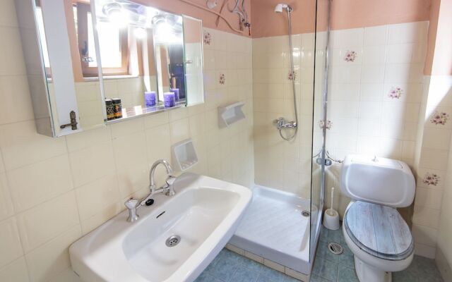 Kasteli Suites