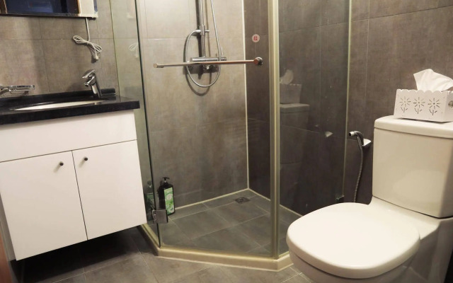 Q Square Apartment D