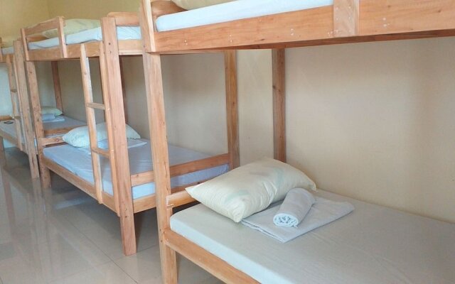 B Hive Dormitory - Hostel