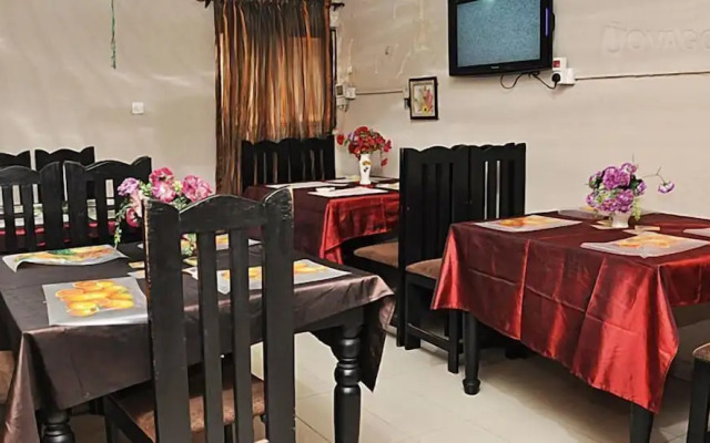 Golden King Apartment Hotel