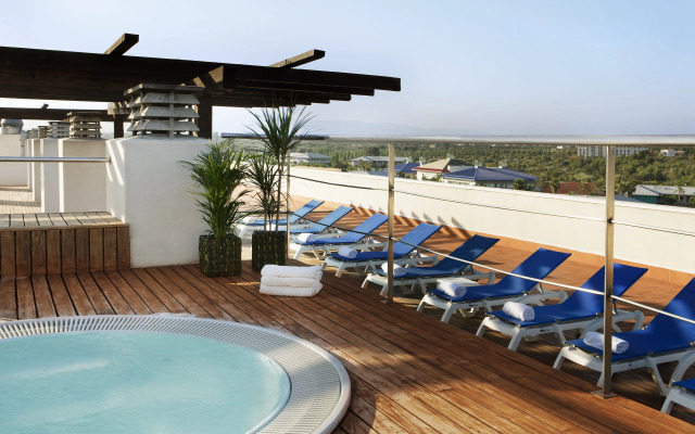H10 Salauris Palace