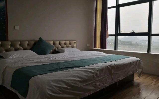 Weekend Hotel Apartments