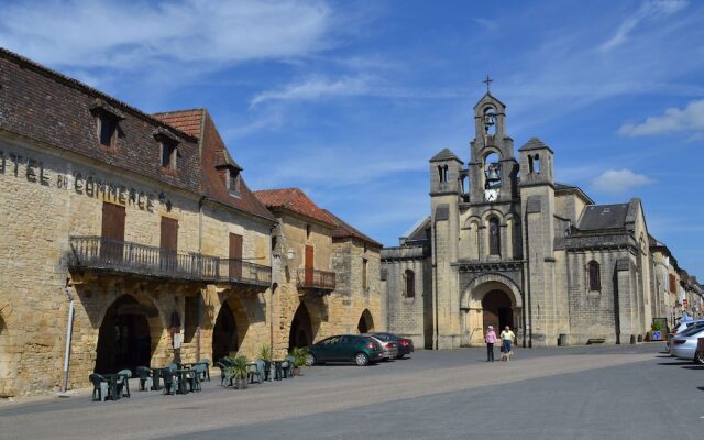 Renovated house with private swimming pool, close to Villefranche-du-Périgord.