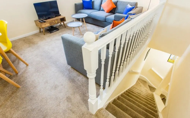 Newly Refurbished 2bdr Flat Close to the Beach