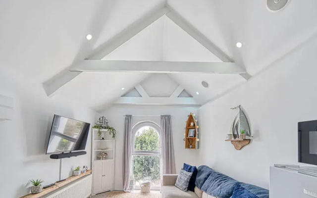 Host Stay Sail Loft