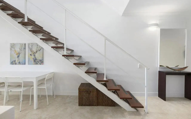 76 Upper Hastings Street Apartment