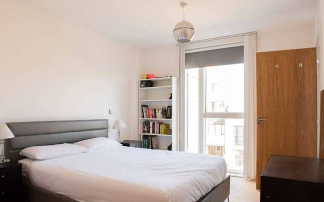 Beautiful 2 Bedroom Flat Overlooking Regents Canal