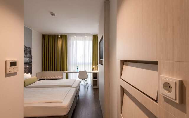 Super 8 by Wyndham Dresden