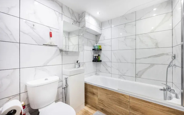 3 Bedroom Apartment by River Thames