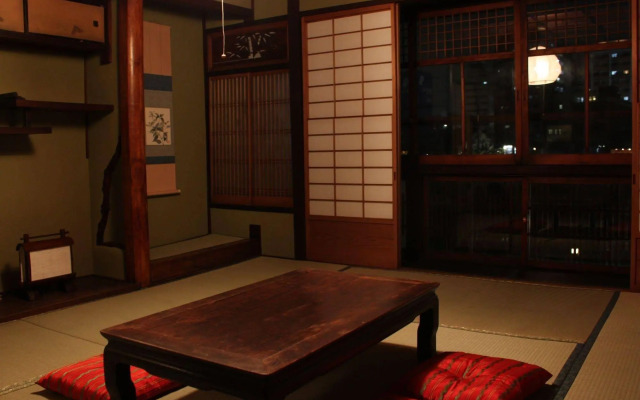 Guest house Rakuza