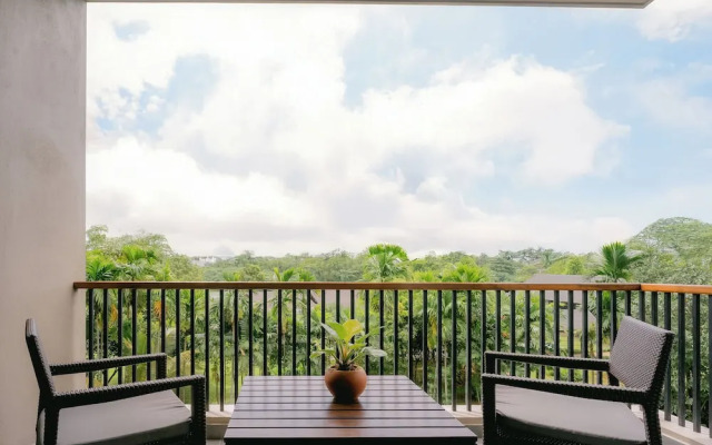 Waters Edge Hotel