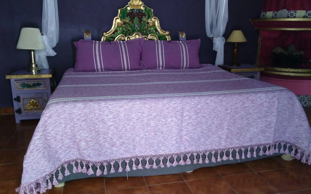 Casa Espejos Holistic B&B- Adults Only