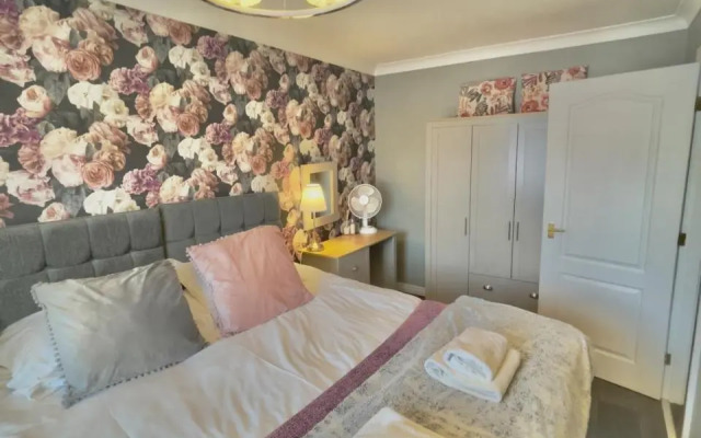 Monkbridge Mews Apartment