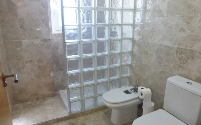 Beautiful 2 Bedroom Penthouse