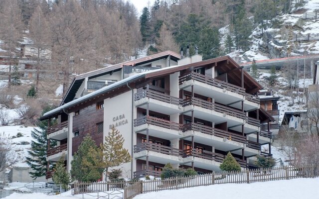 Mountain Exposure Luxury Chalets & Penthouses & Apartments