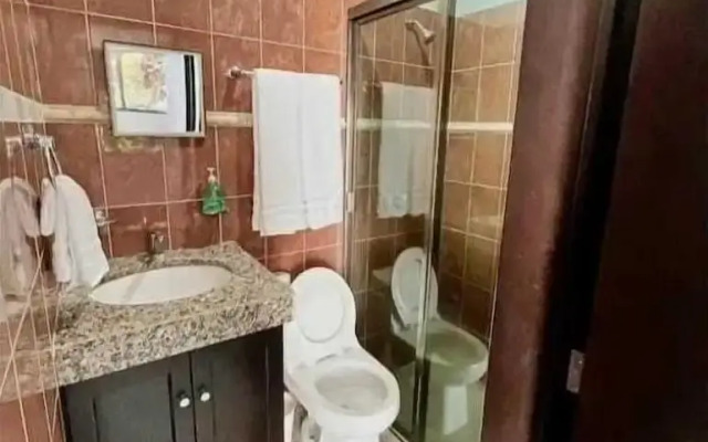 TJ Apartments, Calle 6, PDC